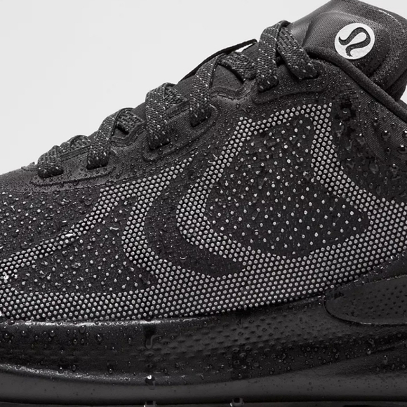 Lululemon Beyondfeel Waterproof Running Shoe In Black/White Size US 7 New No Tag - Picture 6 of 17